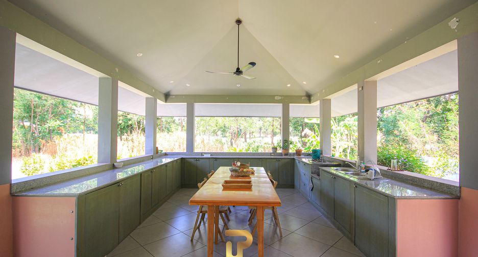 For sale 7 bedrooms villa in Cha Am, Phetchaburi