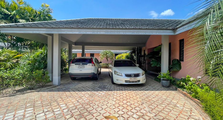 For sale 7 bedrooms villa in Cha Am, Phetchaburi