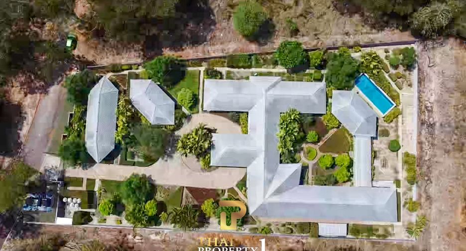 For sale 7 bedrooms villa in Cha Am, Phetchaburi