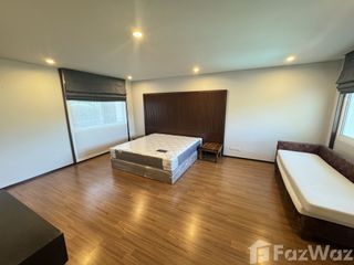 For rent 3 bed villa in Huai Khwang, Bangkok