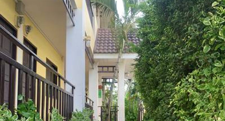 For sale 10 bed apartment in Sattahip, Chonburi