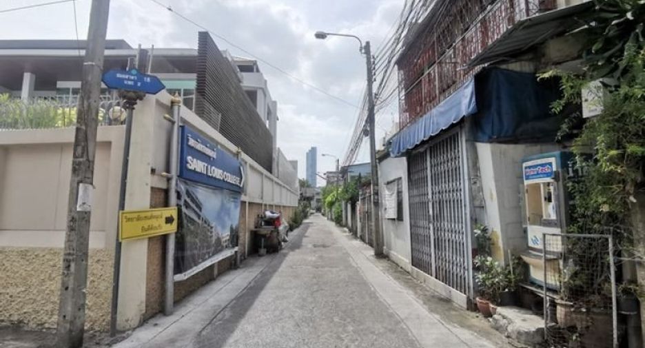 For sale 3 bedrooms house in Sathon, Bangkok