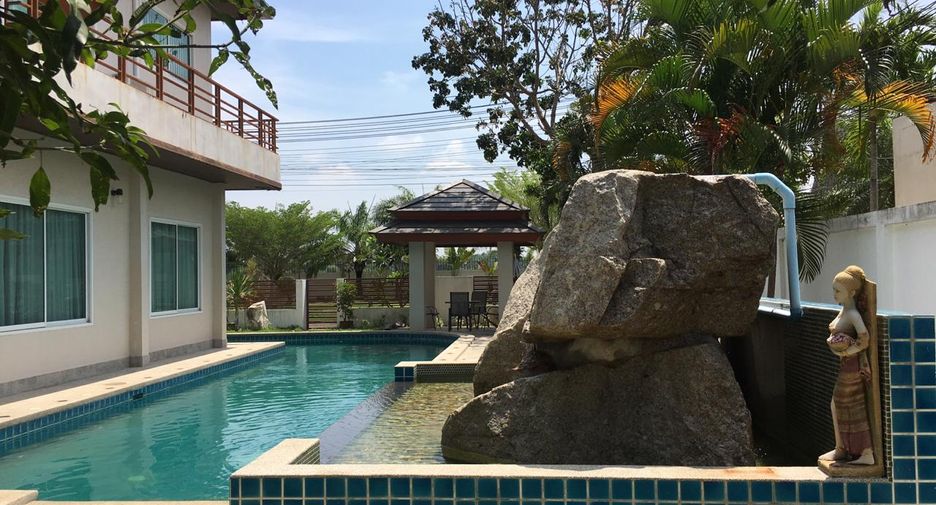 For sale 4 Beds villa in Huay Yai, Pattaya
