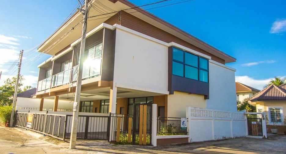 For sale 3 Beds townhouse in Mueang Ubon Ratchathani, Ubon Ratchathani