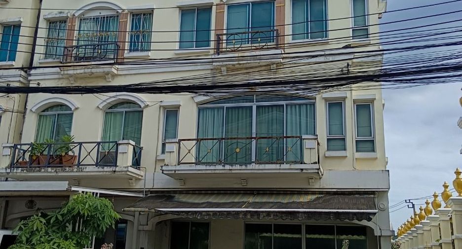 For sale 3 Beds condo in Bang Kapi, Bangkok