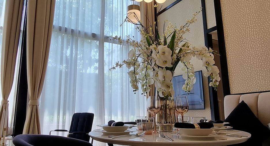 For sale 2 bed condo in Watthana, Bangkok