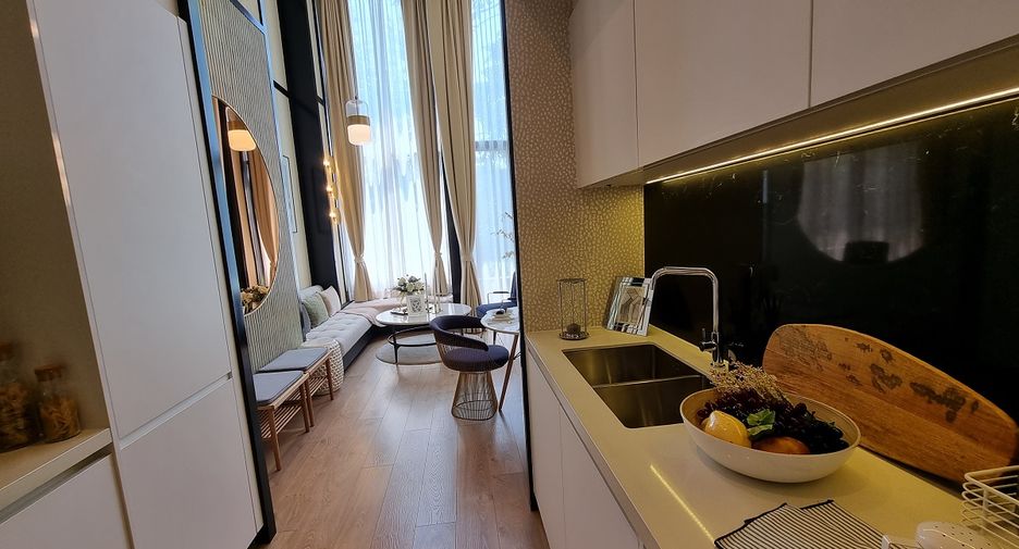 For sale 2 bed condo in Watthana, Bangkok