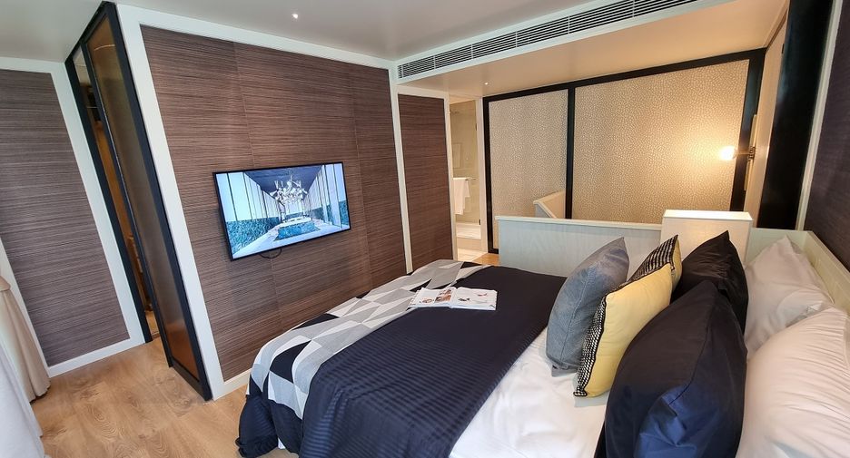 For sale 2 bed condo in Watthana, Bangkok