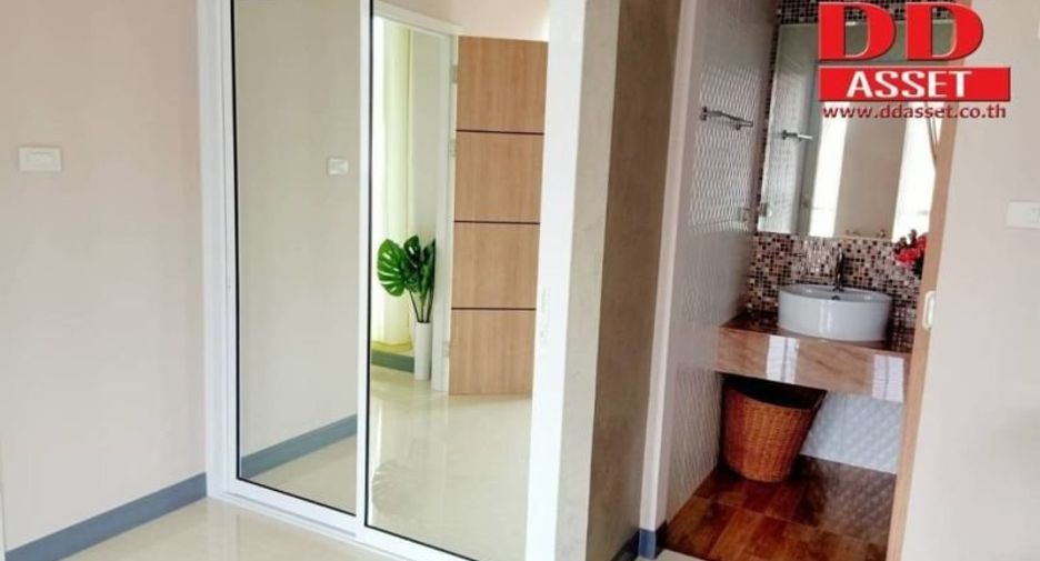 For rent and for sale 20 bed serviced apartment in Khlong Toei, Bangkok