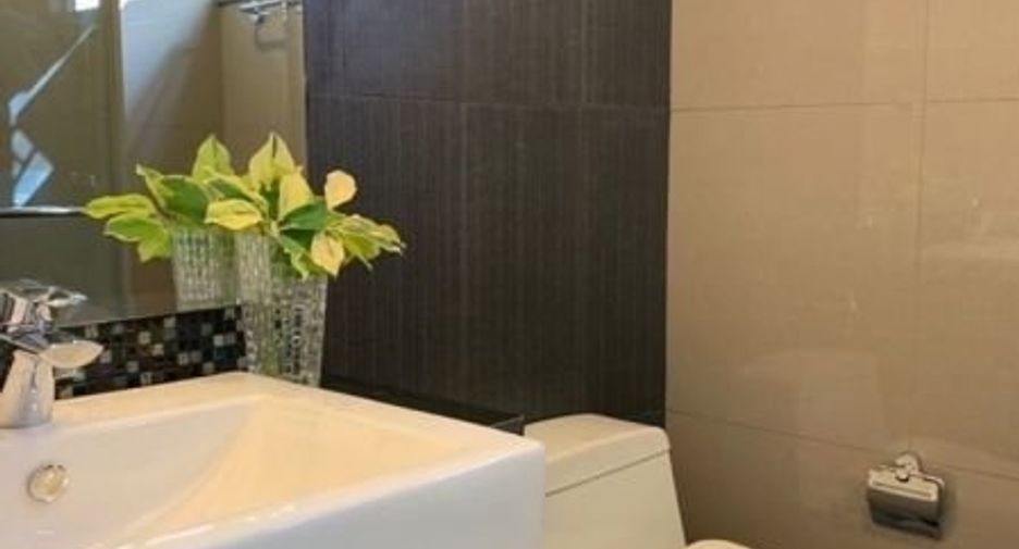 Condo en venta de 2 habitaciones en Khlong Toei, Bangkok