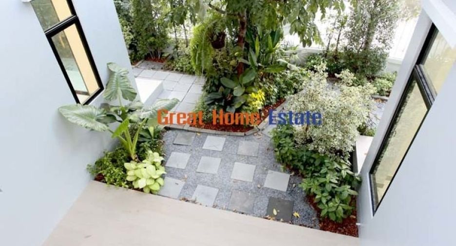 For sale 4 bedrooms house in Thawi Watthana, Bangkok