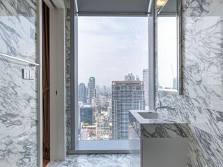 Condo en alquiler de 3 habitaciones en Sathon, Bangkok
