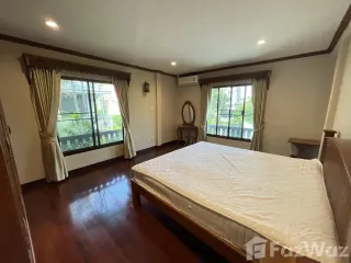 For rent 3 Beds villa in Khlong San, Bangkok
