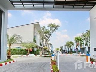 For rent 4 bed townhouse in Sai Mai, Bangkok