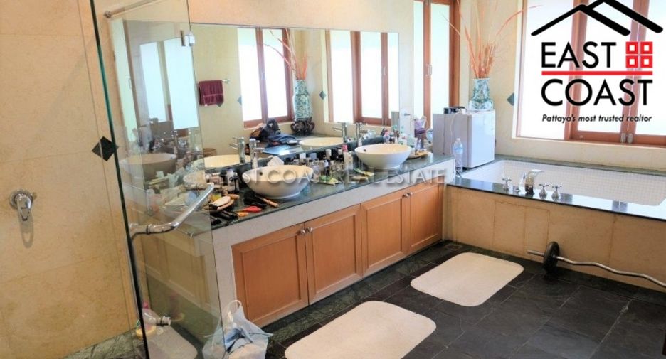 For sale 5 bedrooms house in Sattahip, Chonburi