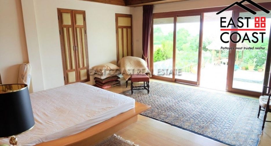 For sale 5 bedrooms house in Sattahip, Chonburi