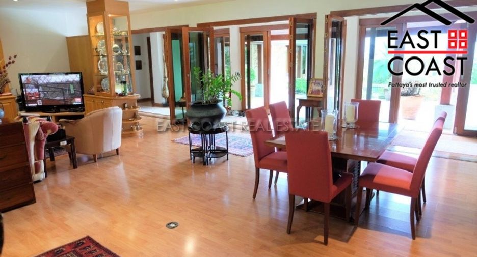 For sale 5 bedrooms house in Sattahip, Chonburi