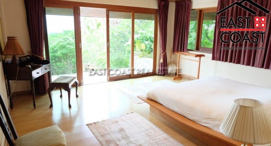 For sale 5 bedrooms house in Sattahip, Chonburi