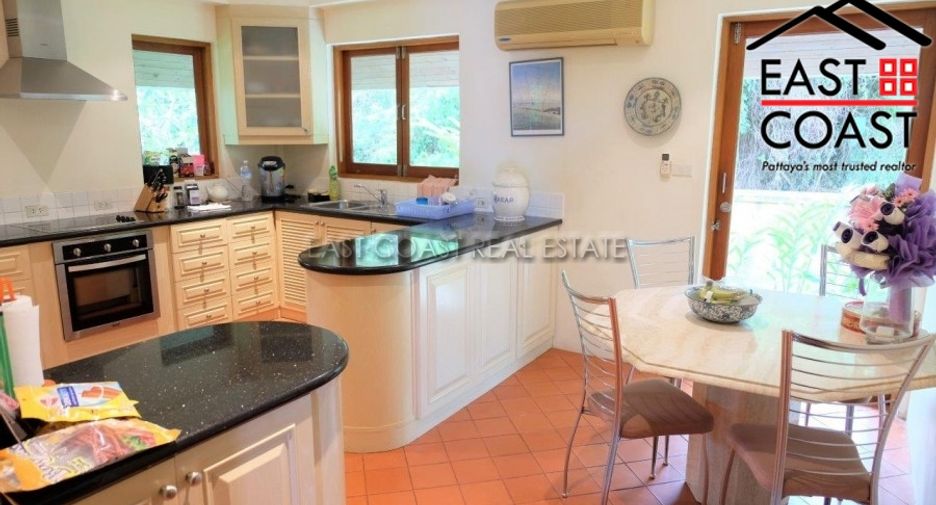 For sale 5 bedrooms house in Sattahip, Chonburi