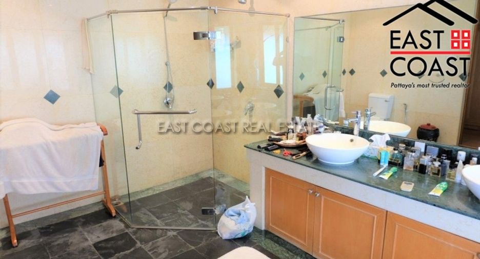 For sale 5 bedrooms house in Sattahip, Chonburi