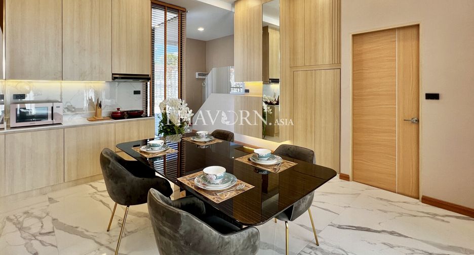 For sale 4 bedrooms house in Bang Lamung, Chonburi