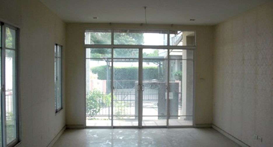 For sale 3 bedrooms house in Bang Phli, Samut Prakan