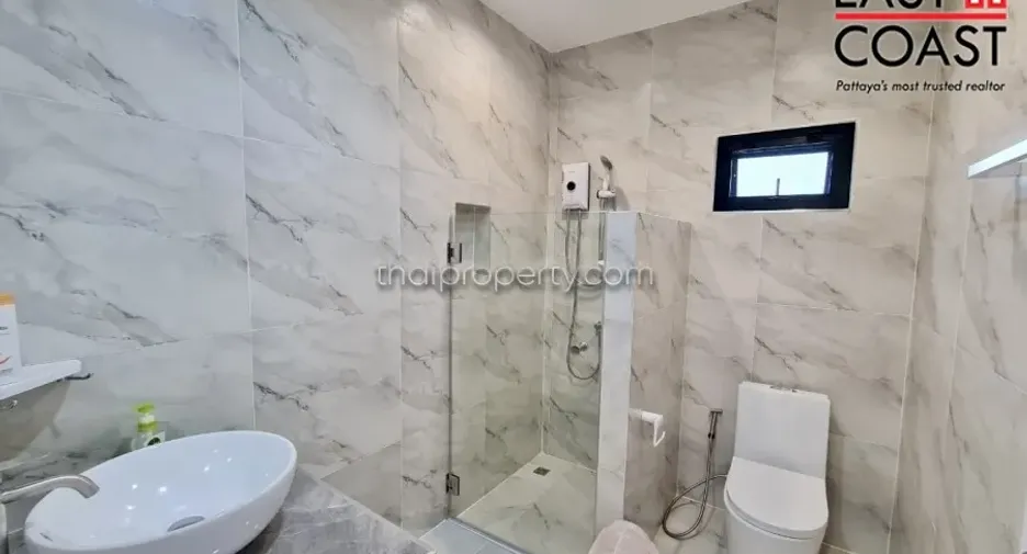 À vendre 5 chambres maison à Huay Yai, Pattaya