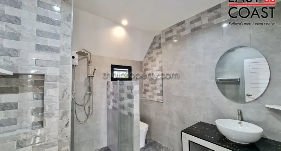 À vendre 5 chambres maison à Huay Yai, Pattaya