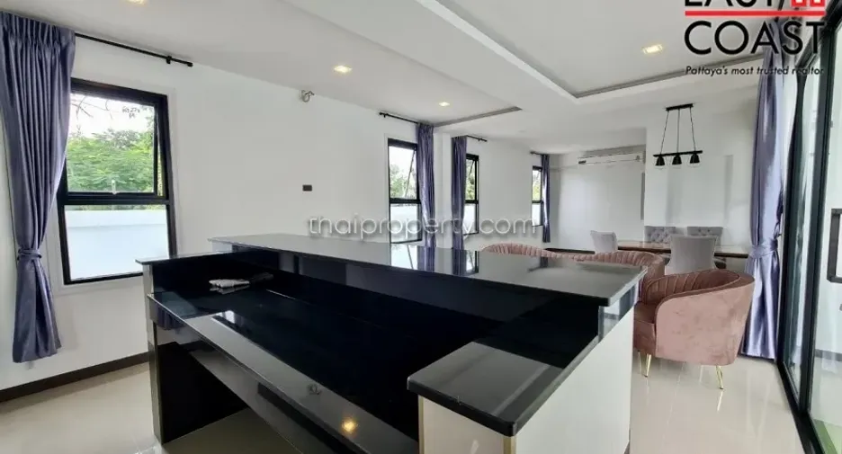 À vendre 5 chambres maison à Huay Yai, Pattaya