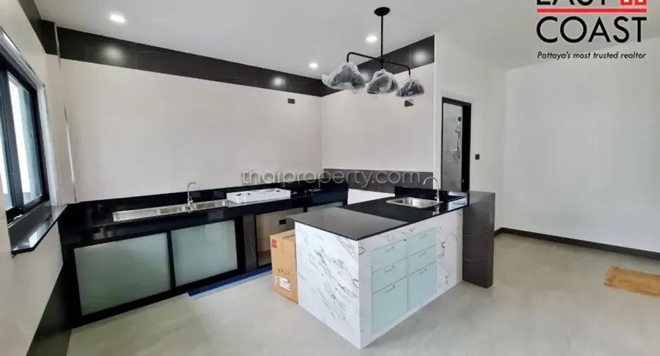 À vendre 5 chambres maison à Huay Yai, Pattaya