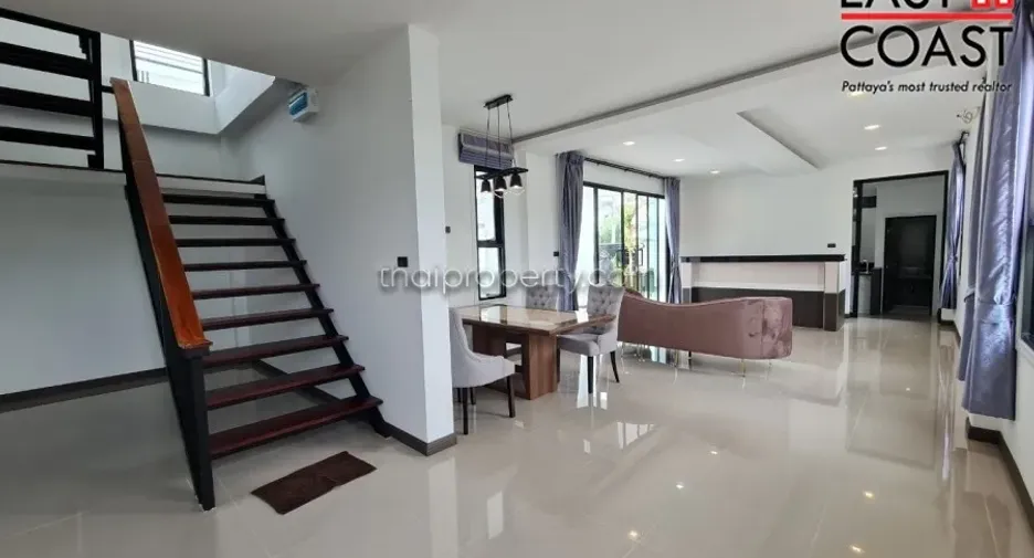 À vendre 5 chambres maison à Huay Yai, Pattaya