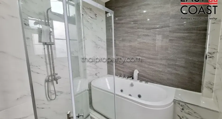 À vendre 5 chambres maison à Huay Yai, Pattaya
