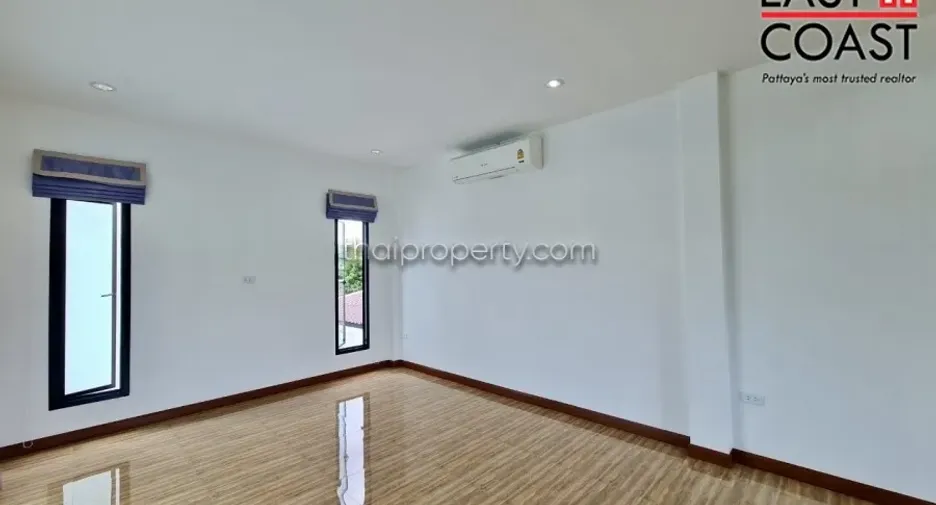 À vendre 5 chambres maison à Huay Yai, Pattaya