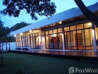 For rent 4 bed house in Huai Khwang, Bangkok