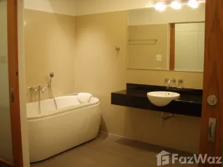 For rent 4 bed house in Huai Khwang, Bangkok