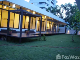 For rent 4 bed house in Huai Khwang, Bangkok