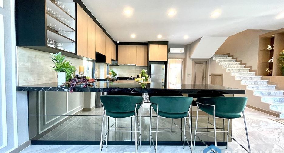 Villa zum Kauf mit 3 Zimmer in Bang Lamung, Chonburi