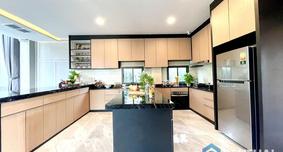 Villa zum Kauf mit 3 Zimmer in Bang Lamung, Chonburi