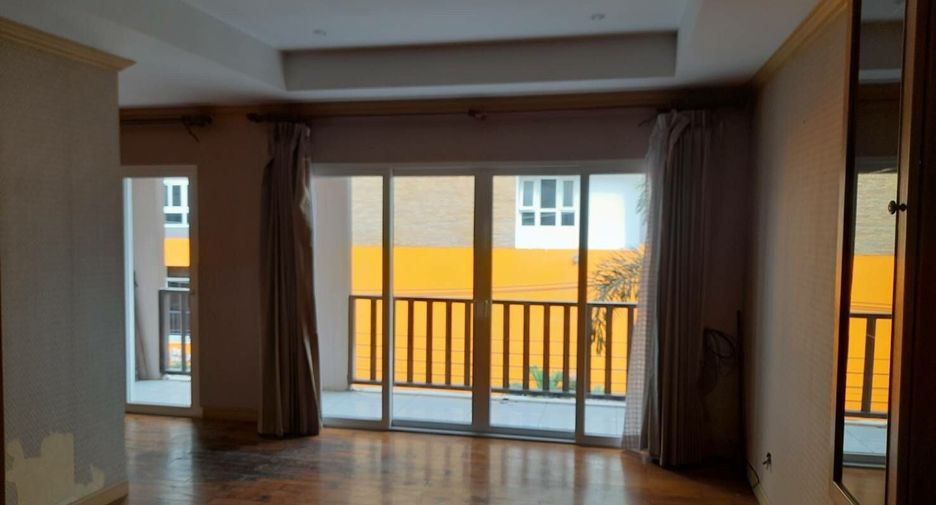 For sale and for rent 3 bed townhouse in Pratumnak, Pattaya