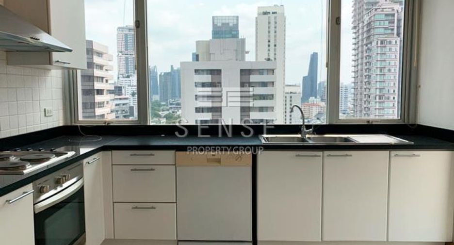 For rent 4 bedrooms condo in Khlong Toei, Bangkok