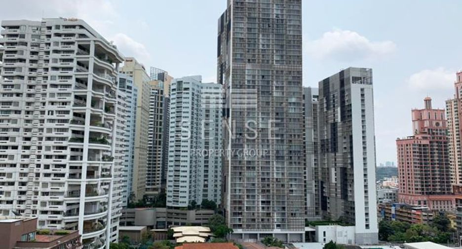 For rent 4 bedrooms condo in Khlong Toei, Bangkok