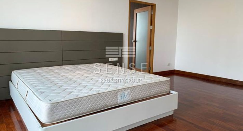 For rent 4 bedrooms condo in Khlong Toei, Bangkok