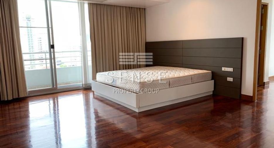 For rent 4 bedrooms condo in Khlong Toei, Bangkok