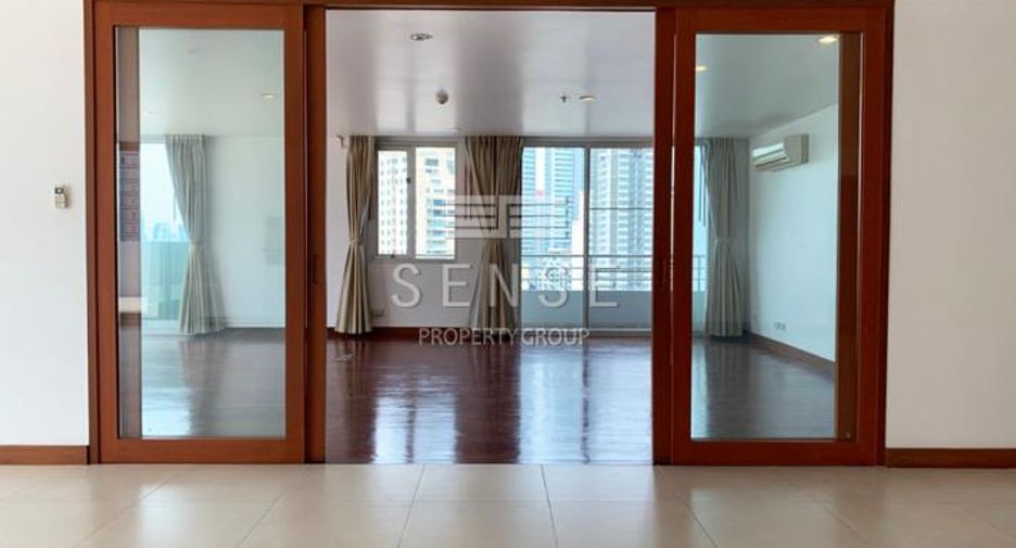 For rent 4 bedrooms condo in Khlong Toei, Bangkok
