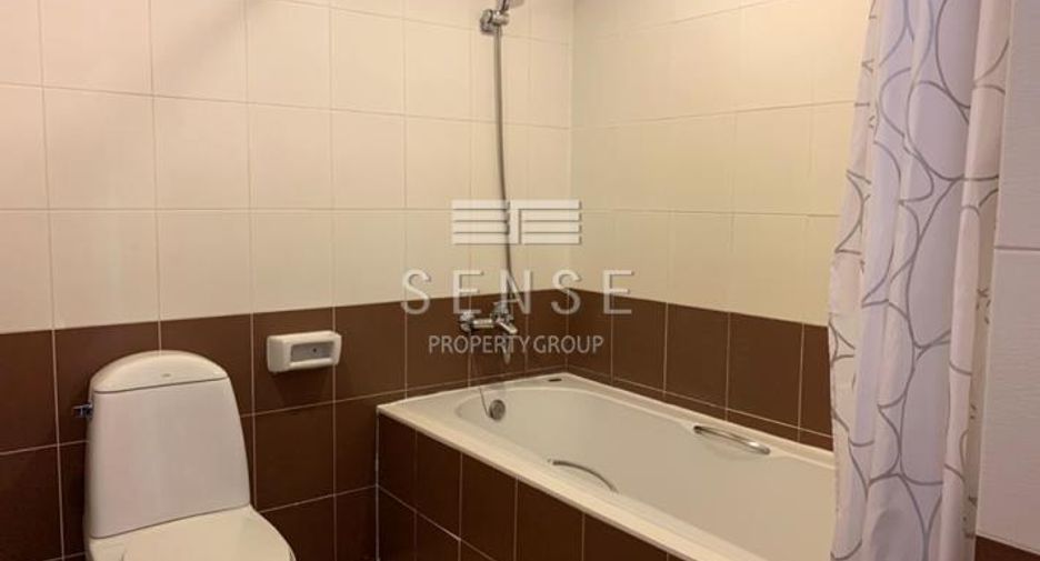 For rent 4 bedrooms condo in Khlong Toei, Bangkok