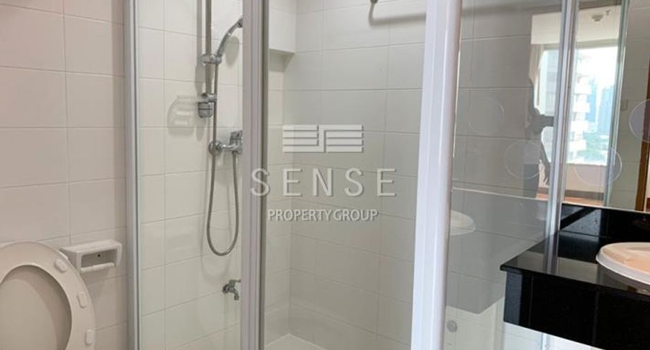 For rent 4 bedrooms condo in Khlong Toei, Bangkok