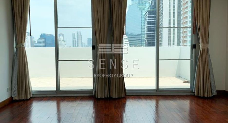 For rent 4 bedrooms condo in Khlong Toei, Bangkok