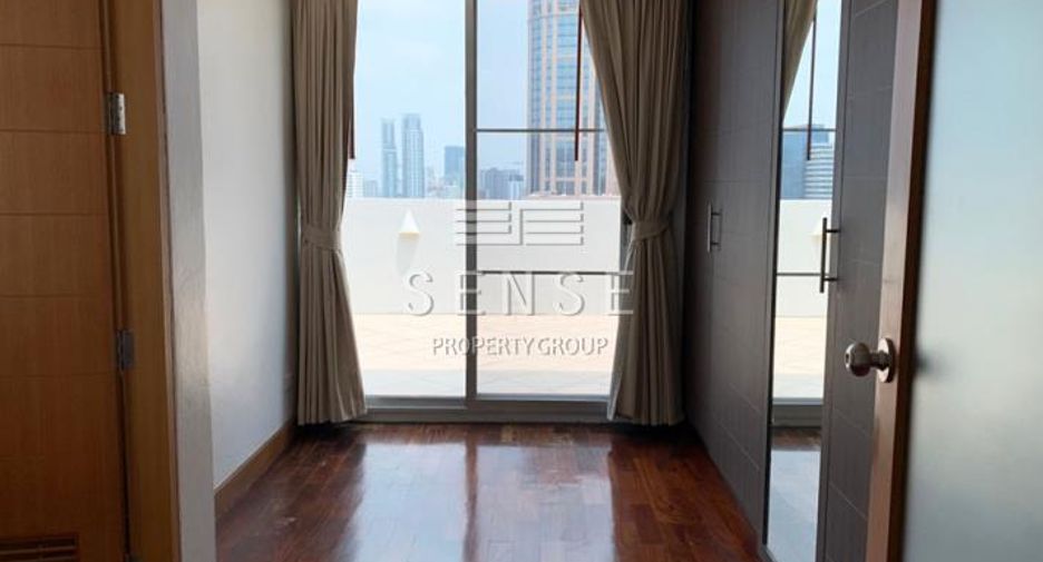 For rent 4 bedrooms condo in Khlong Toei, Bangkok