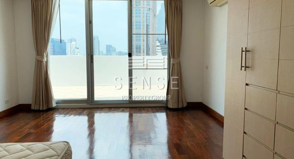 For rent 4 bedrooms condo in Khlong Toei, Bangkok