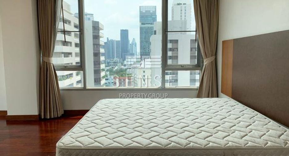 For rent 4 bedrooms condo in Khlong Toei, Bangkok